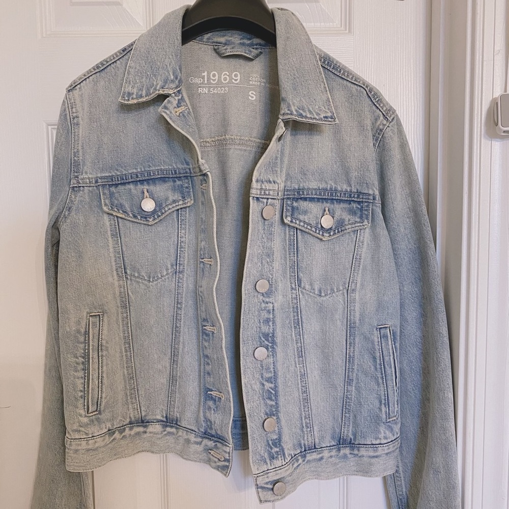 Classic Like NEW Gap denim jacket